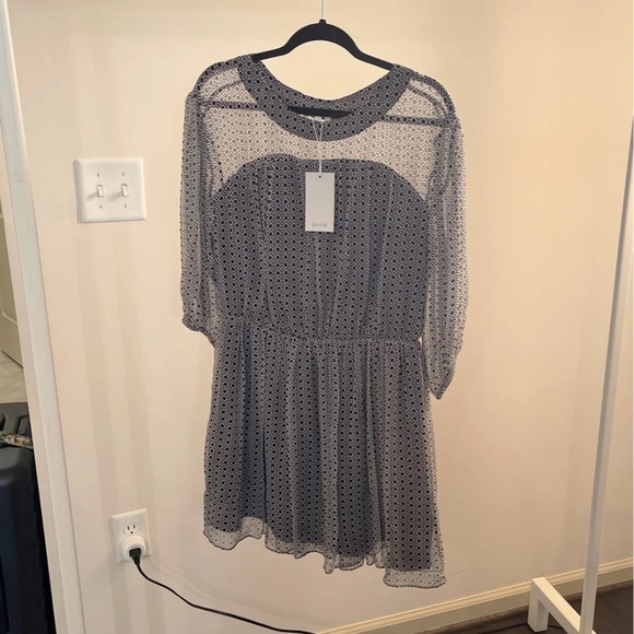 Joie Dress - Picture 1 of 6